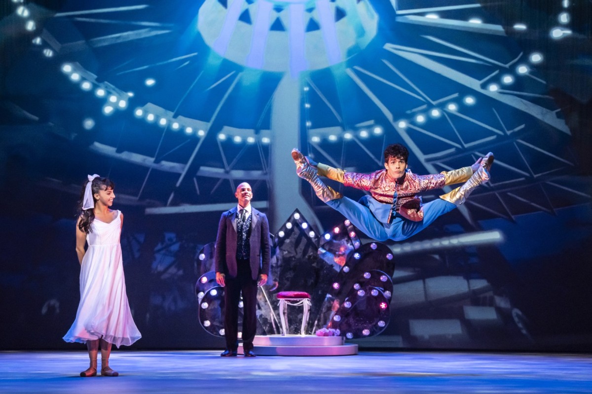 Nutcracker in Havana: Russian Dance Raúl Reinoso with Alexander Varona as Drosselmeyer and Adria Díaz as Clara - Photo: Johan Persson